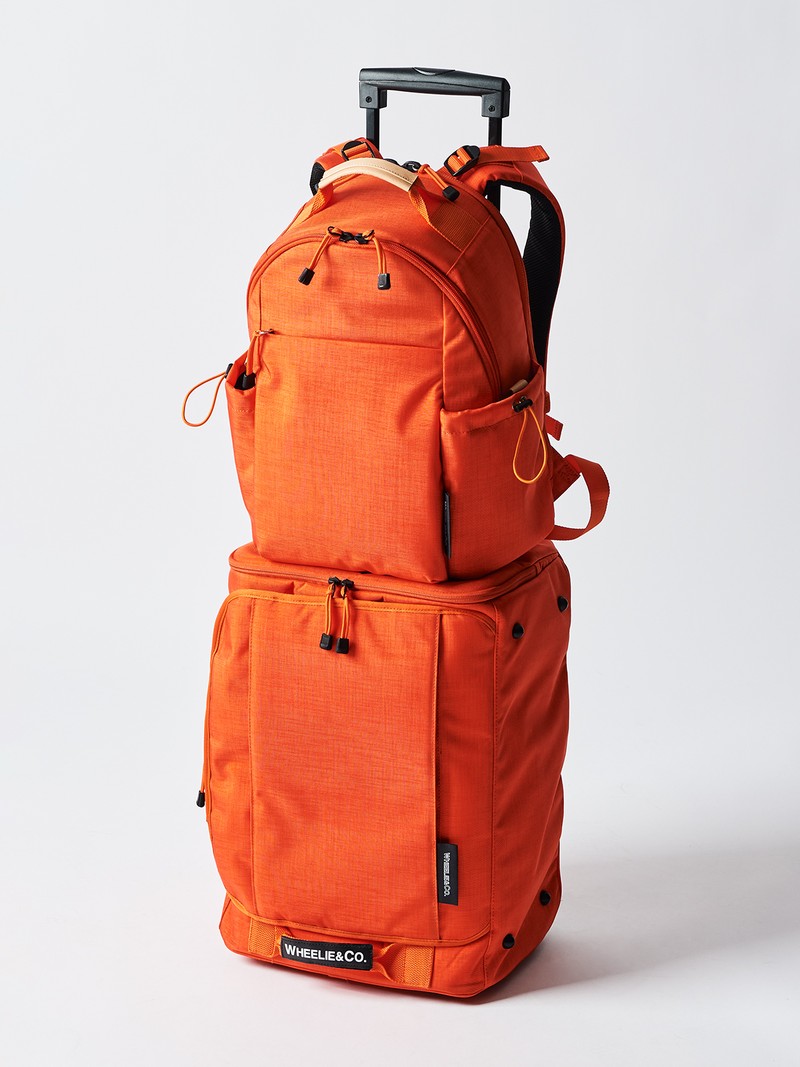 バックパック2万9700円、スーツケース3万8500円/ともにウィーリー&コー(ともに買えるLEON)