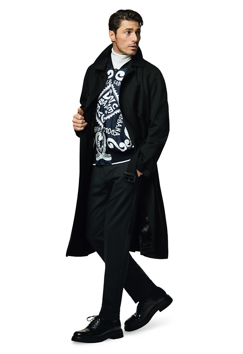 ブルゾン56万1000円/ドルチェ&ガッバーナ(ドルチェ&ガッバーナ ジャパン)、コート46万2000円、ニット16万2800円、パンツ10万3400円、靴12万7600円/すべてドルチェ&ガッバーナ(ドルチェ&ガッバーナ ジャパン)