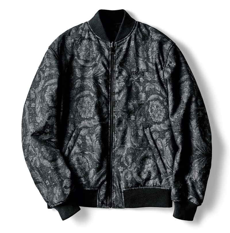 ブルゾン30万5800円/ヴェルサーチェ(ヴェルサーチェ ジャパン)