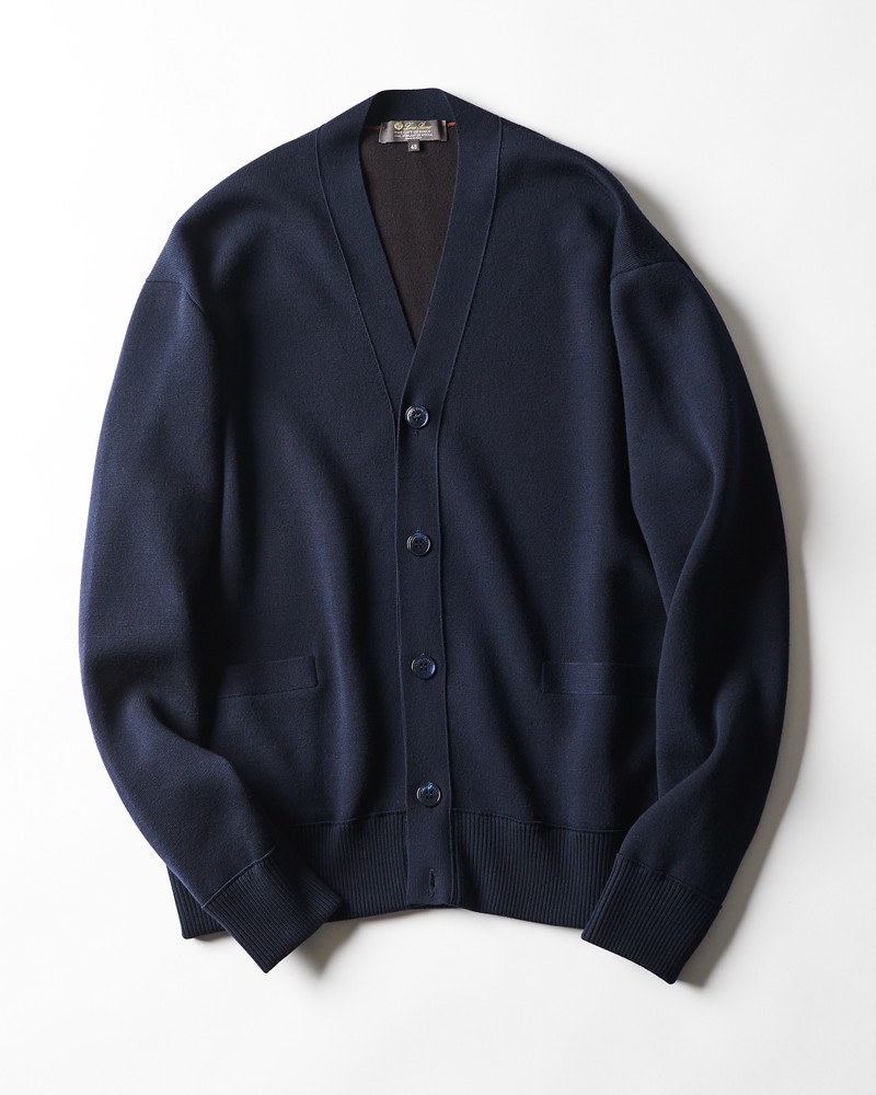 カーディガン101万5300円/ロロ・ピアーナ(ロロ・ピアーナ ジャパン)