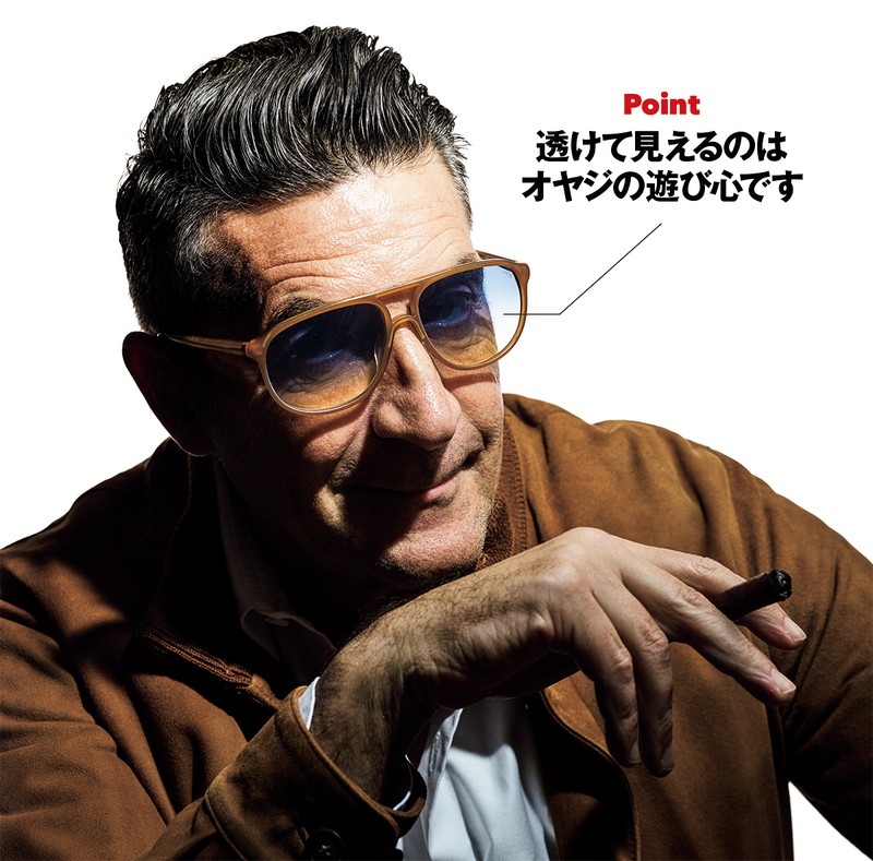 サングラス3万5200円/ロッツァ(デリーゴジャパン)、ブルゾン15万9500円/チンクワンタ、シャツ3万7400円/エリッコ フォルミコラ(エストネーション)