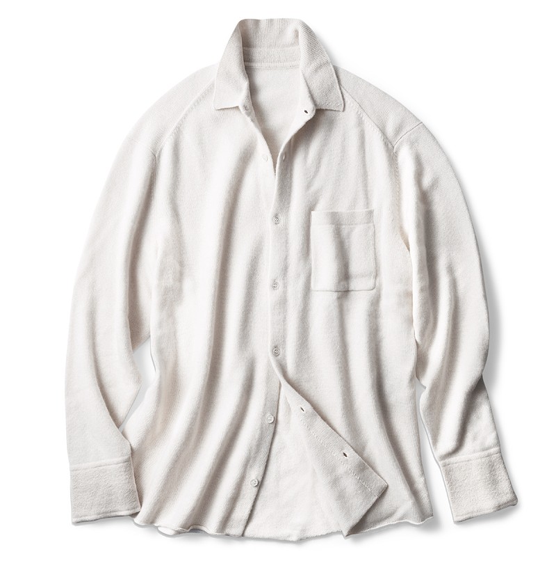 シャツ7万9200円/ピセア