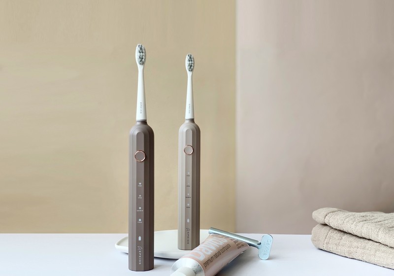 「音波電動歯ブラシ ET003」5980円(編集部調べ)/EPEIOS