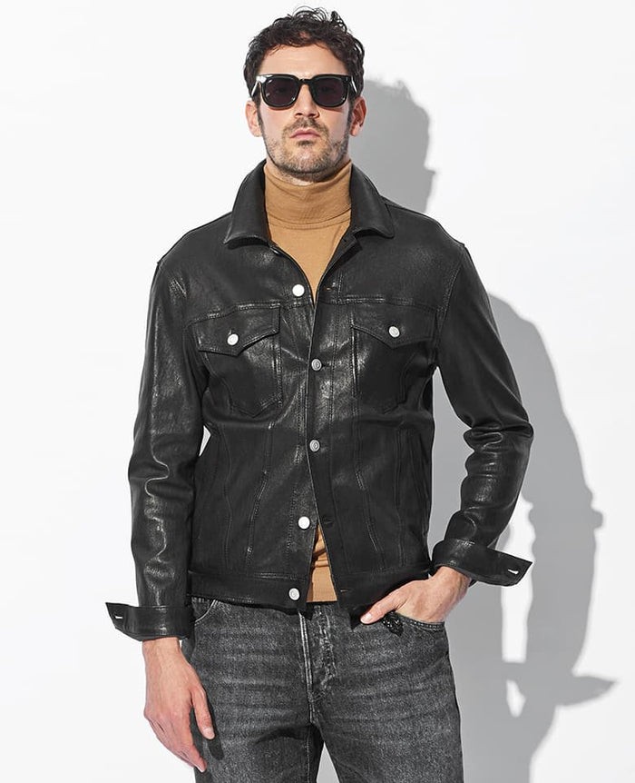 ジャケット¥254,100/ジョルジオ・ブラート(買えるLEON)