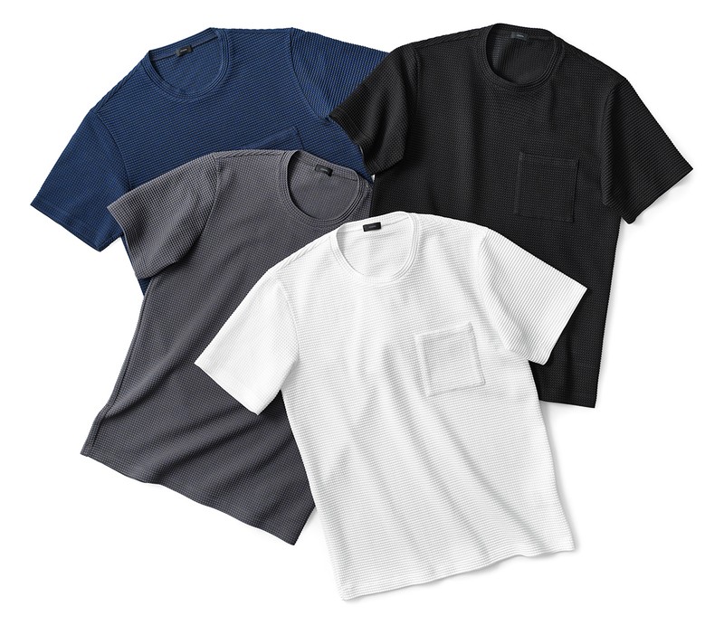 各Tシャツ2万2000円／すべてジョゼフ オム（オンワード樫山 お客様相談室）