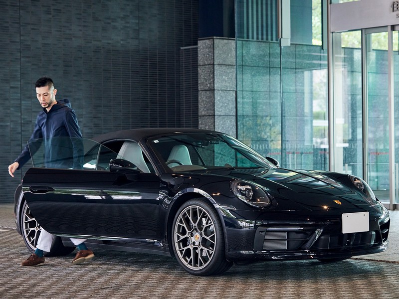ポルシェ911カレラは去年購入したもの。ちなみにその前の愛車もポルシェだそう。王道のアイテムを愛好する坪根さんは“911とデイトナは非常に共通点の多いプロダクトだと思う”とのこと。