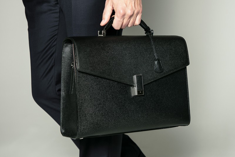 ▲ バッグ[W38×H26×D10cm]74万5800円／ヴァレクストラ（ヴァレクストラ ジャパン）