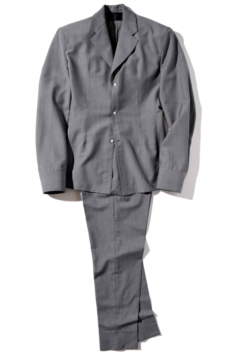 ▲ ジャケット40万7000円、パンツ17万6000円※ともに予定価格/ともにプラダ(プラダ クライアントサービス)