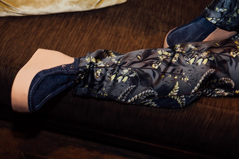 近藤真彦 ジャケット58万4100円、シャツ22万3300円、パンツ22万3300円、シューズ16万8300円/すべてエトロ(エトロ ジャパン)