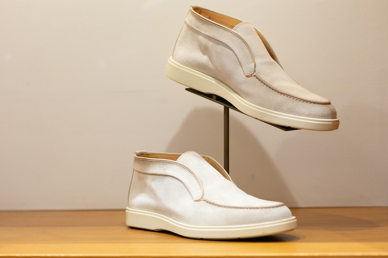 デザートブーツ15万1800円／サントーニ（ストラスブルゴ カスタマーセンター）