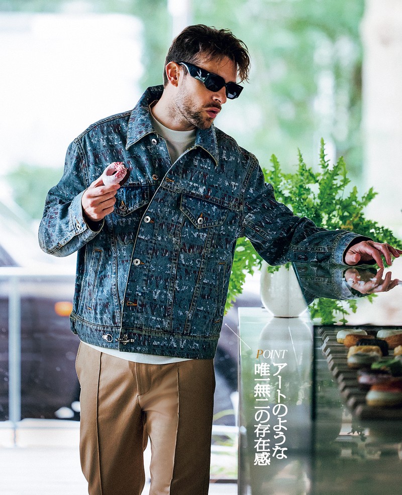 ブルゾン28万7100円、Tシャツ10万7220円、パンツ15万6200円、サングラス8万1400円／すべてランバン（ランバン銀座店）