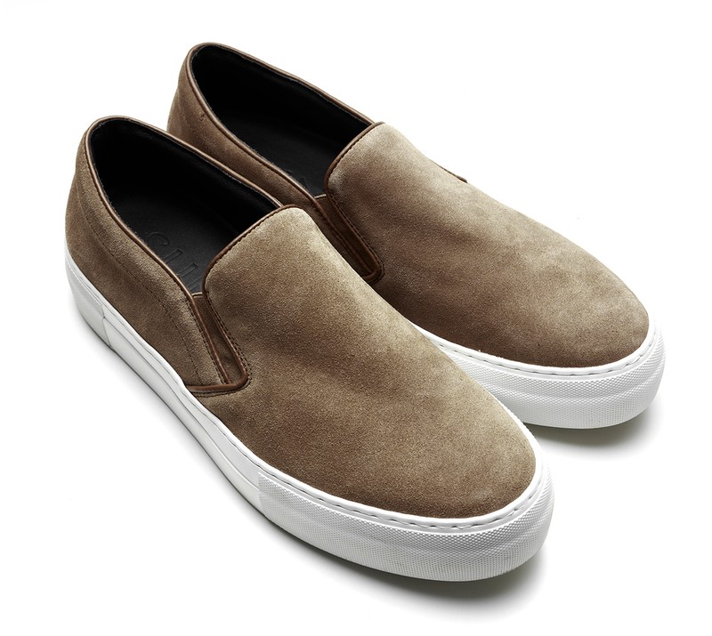 スニーカー4万1800円/ペリーコ サニー(アマン)