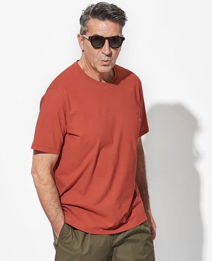 Tシャツ¥29,700／ヘルノ（買えるLEON）