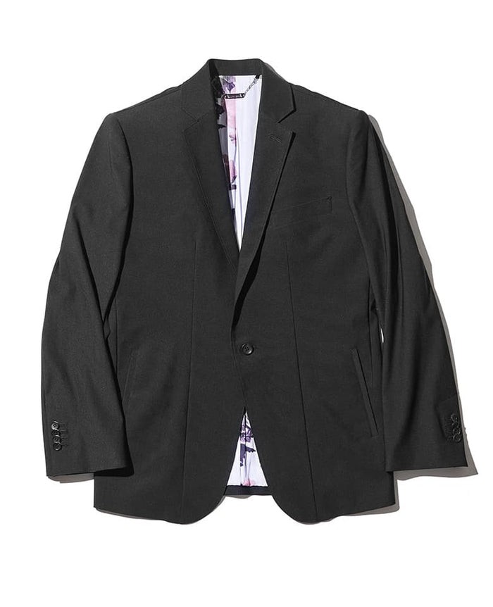 ジャケット8万8000円／キリュウキリュウ（買えるLEON）