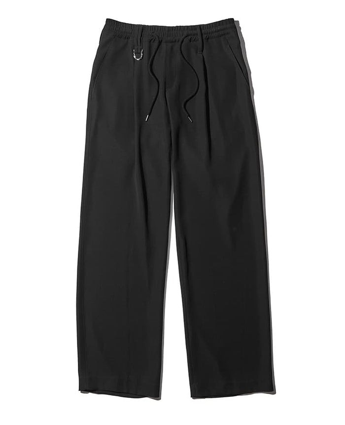 パンツ3万7400円／キリュウキリュウ（買えるLEON）