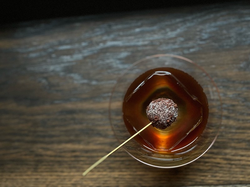 特製のコーヒーカクテルとモクテル