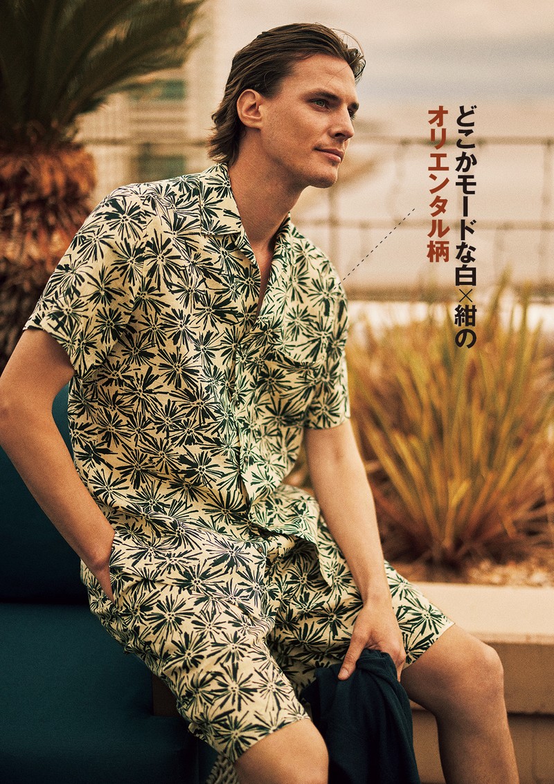 シャツ21万8900円、ショーツ20万1300円、ニット26万2900円／すべてロロ・ピアーナ（ロロ・ピアーナ ジャパン）