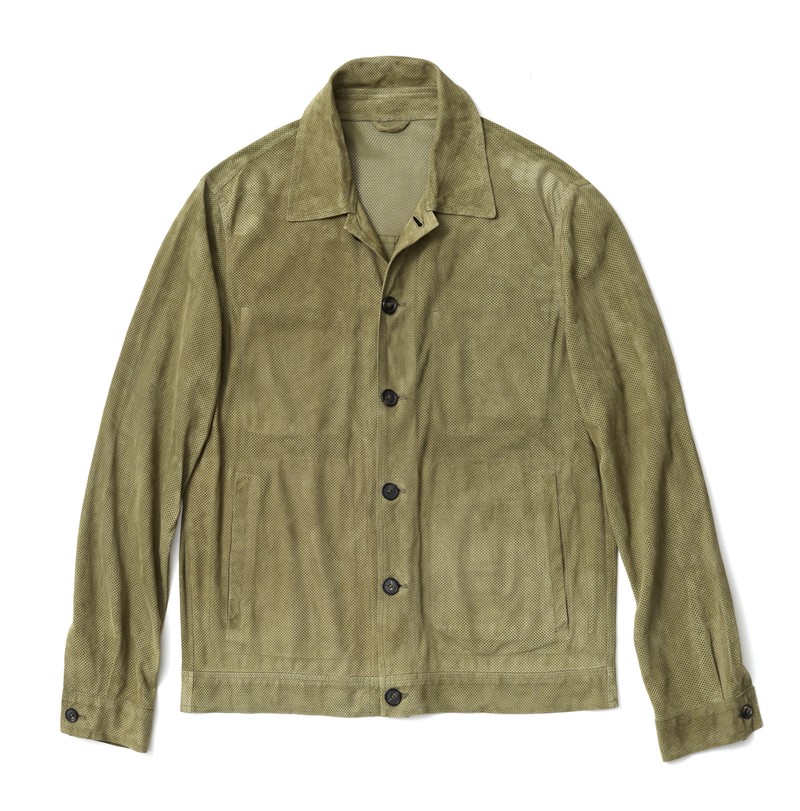 ジャケット26万4000円／マント（ビームス 六本木ヒルズ）