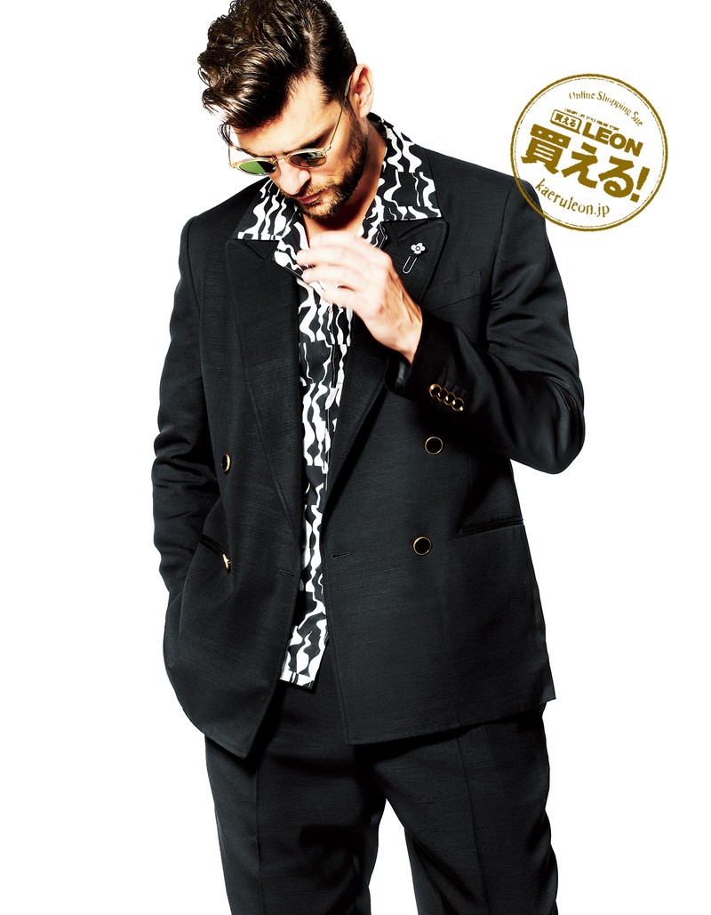 ジャケット19万6900円、パンツ6万9300円／ともにラルディーニ（買えるLEON）、シャツ4万5900円／ジャンネット（トヨダトレーディング プレスルーム）