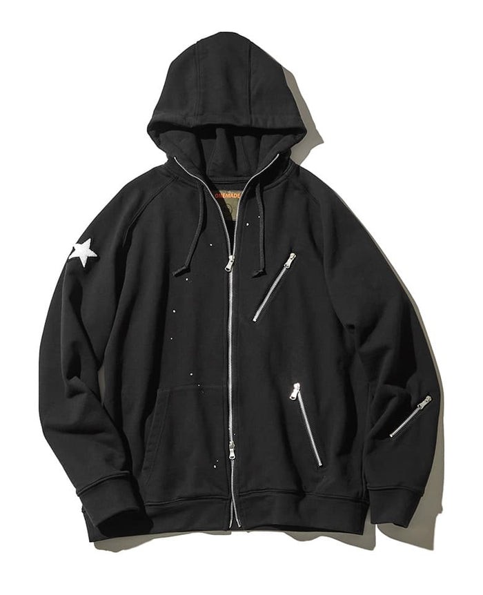 パーカ4万9500円／ワンメイド（買えるLEON）