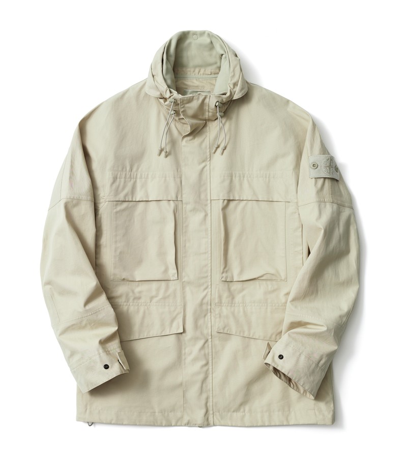 ジャケット26万2900円/ストーンアイランド(ストーンアイランドジャパン)