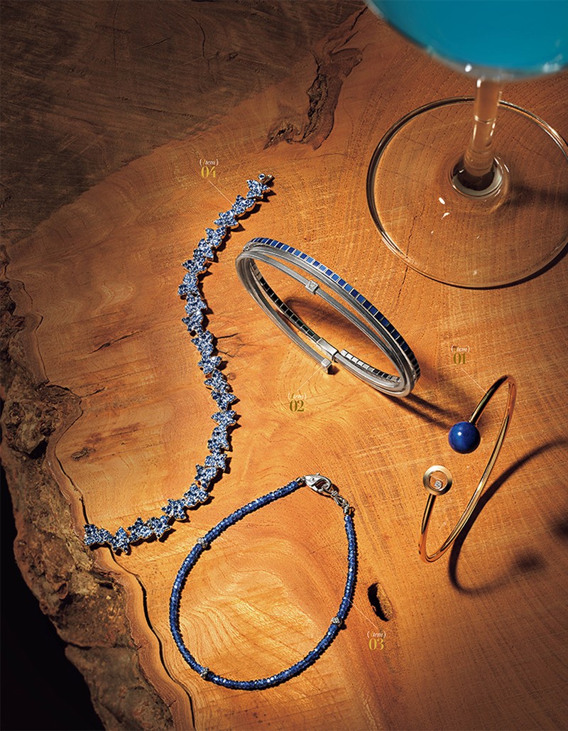 ▲ （01）ブレスレット［18KRG×ラピスラズリ×ダイヤモンド］60万5000円／ショパール（ショパール ジャパン プレス）、（02）［18KWG×エナメル×ダイヤモンド］482万9000円／ウェレンドルフ（ウェレンドルフ東京ブティック）、（03）［Pt×サファイア×ダイヤモンド］29万9750円／ジェントルマン（ジェントルマン サロン 六本木）、（04）［18KWG×サファイア］1210万円／モーブッサン（モーブッサン ジャパン）