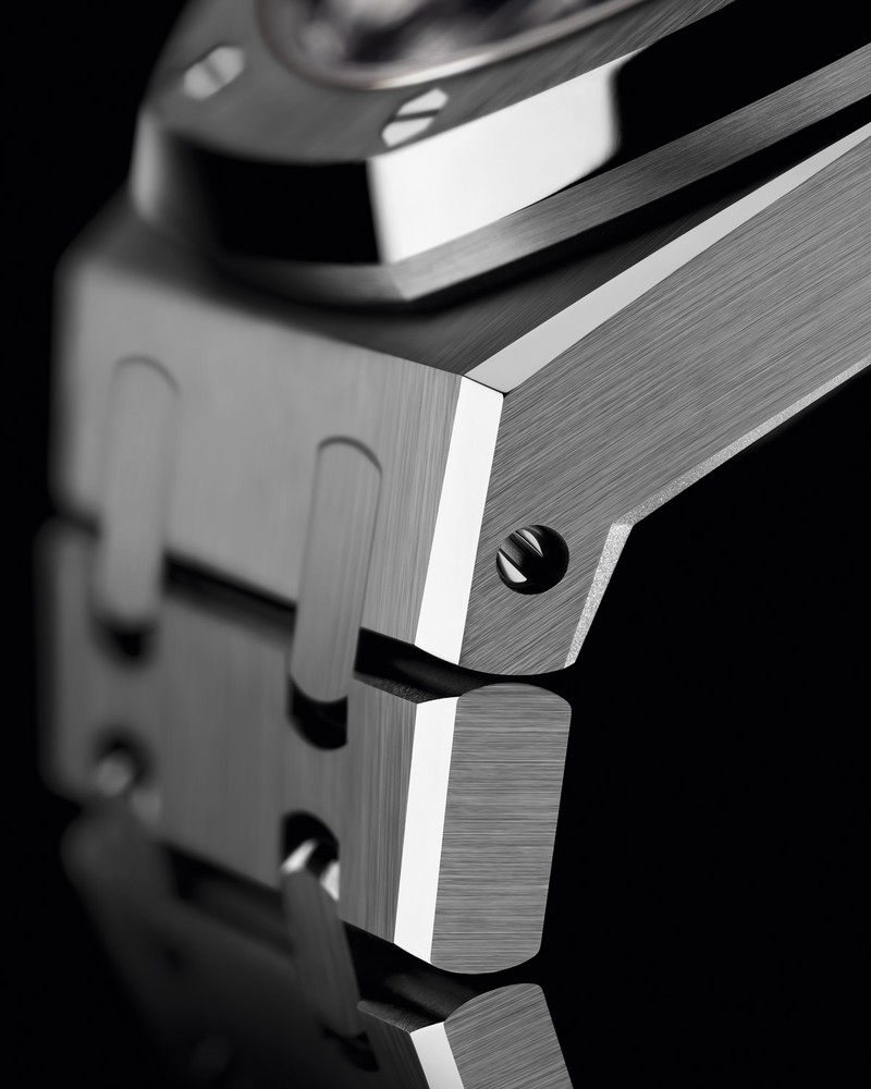▲ 「ロイヤル オーク オートマティック」自動巻き、SSケース(41mm)&ブレスレット。50m防水。396万円/オーデマ ピゲ(オーデマ ピゲ ジャパン)