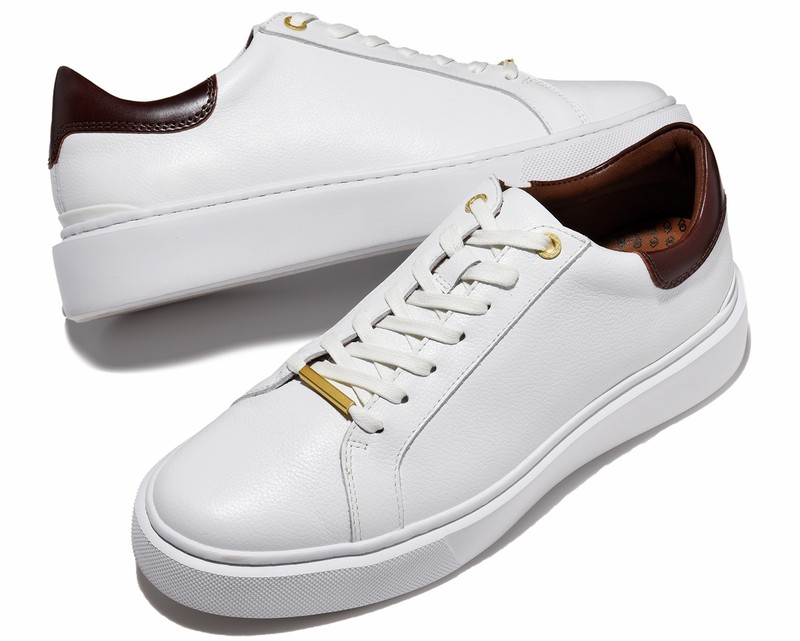 ▲ スニーカー2万6400円/デバイス1(アウール阪急メンズ大阪)