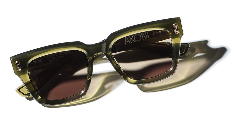 サングラス10万7800円/アコニ(買えるLEON)