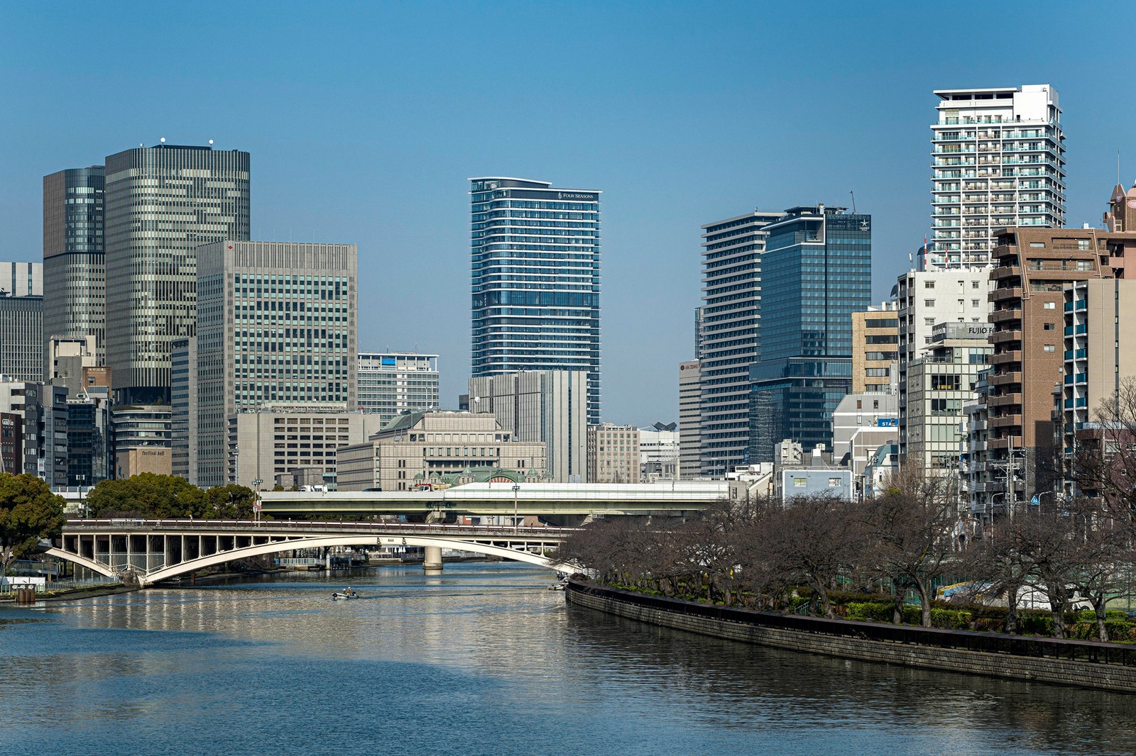 大阪　フォーシーズンズホテル大阪　WebLEON