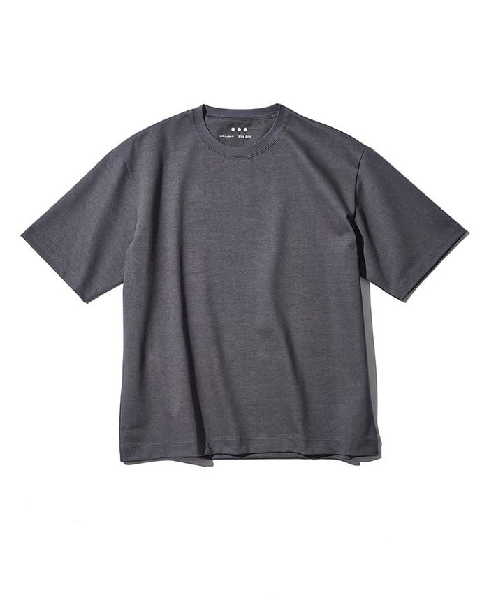 Tシャツ¥19,800／スリードッツ（買えるLEON）