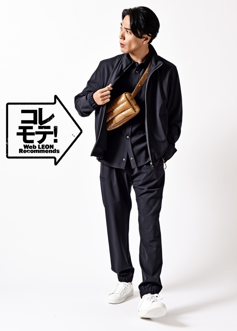 ▲ バック10万7800円、ブルゾン15万2900円、シャツ14万6300円、パンツ8万6900円、スニーカー5万9400円/すべてヘルノ(ヘルノ・ジャパン)