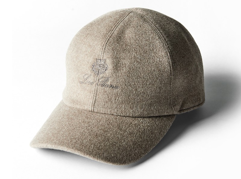 キャップ9万200円/ロロ・ピアーナ(ロロ・ピアーナ ジャパン)