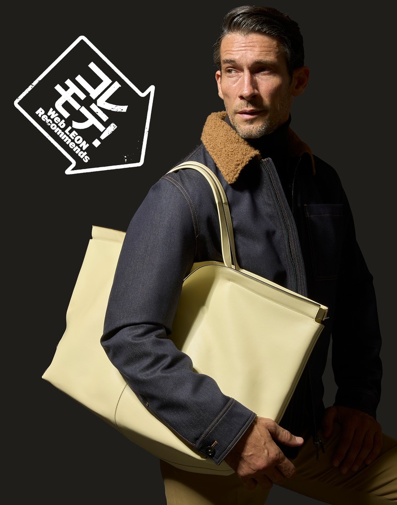 バッグ37万2900円、ブルゾン49万600円、ニット14万6300円、パンツ15万2900円、靴9万4600円／すべてトッズ（トッズ•ジャパン）