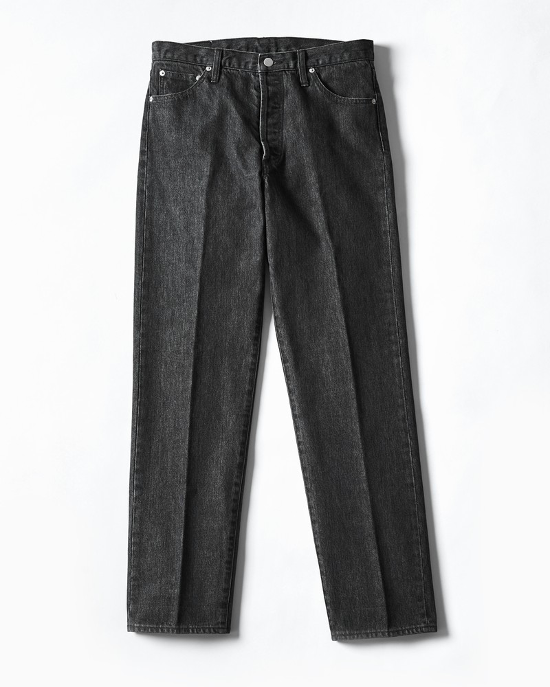 デニム3万6300円/ジーニック(ビームス 六本木ヒルズ)