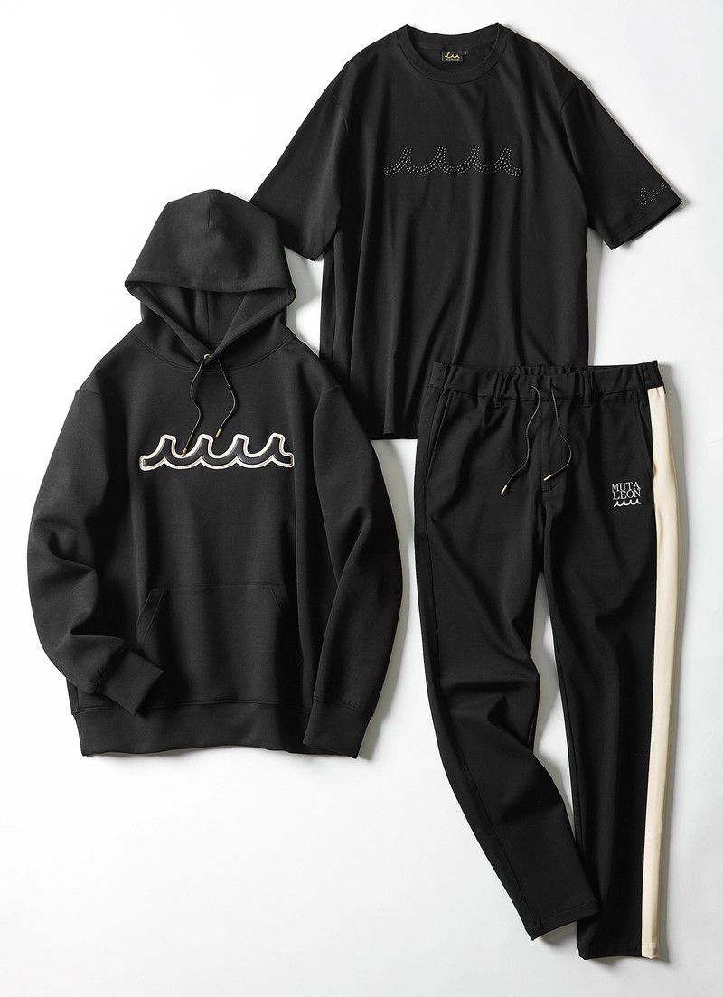 Tシャツ2万3100円、パーカ4万1800円、パンツ3万9600円／すべてムータ・マリン×LEON（買えるLEON）