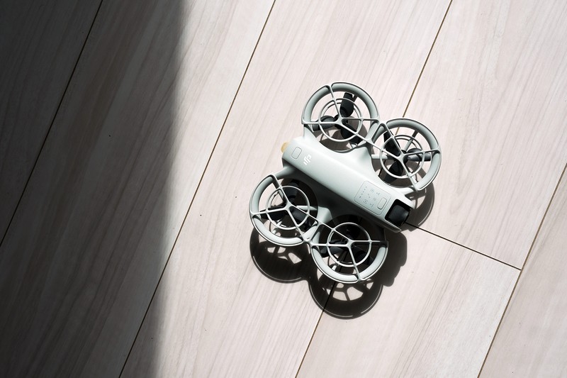 【美品！楽しい！】ドローン(黒) 楽天市場】ドローン カメラ 付き DJI Neo Vlog撮影向け 手のひら