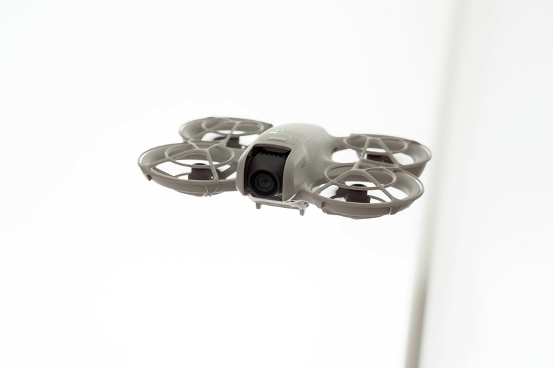 約135gの小型ドローン! 「DJI Neo」は大人の遊び道具です