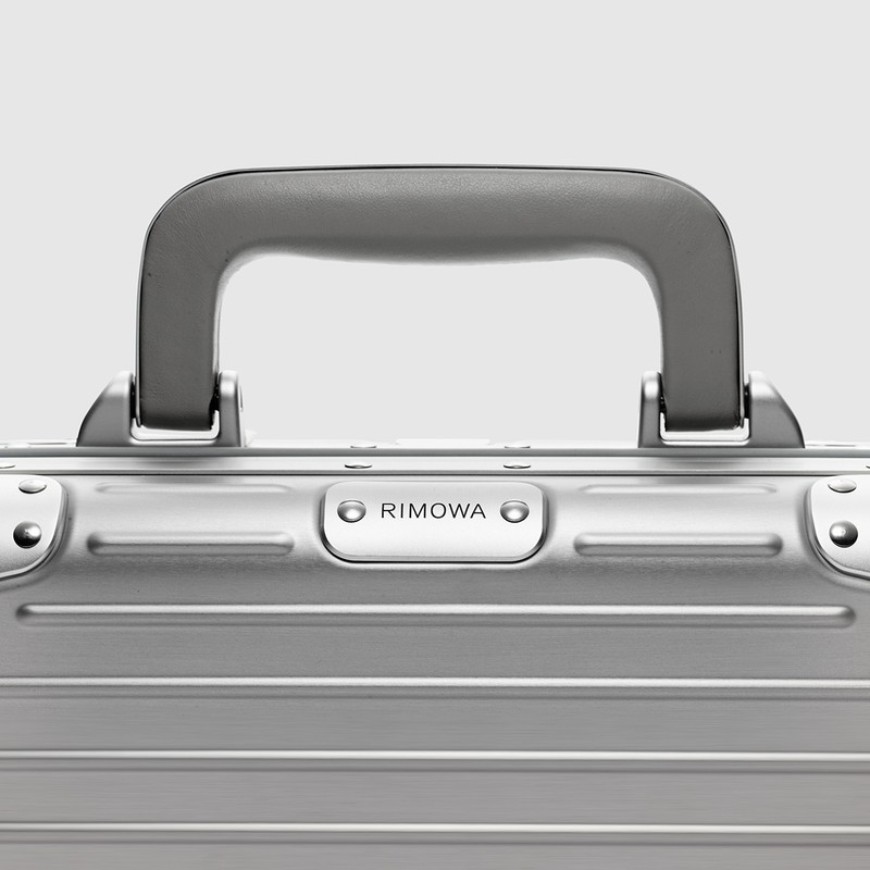 バッグ33万3300円/リモワ(リモワ クライアントサービス)