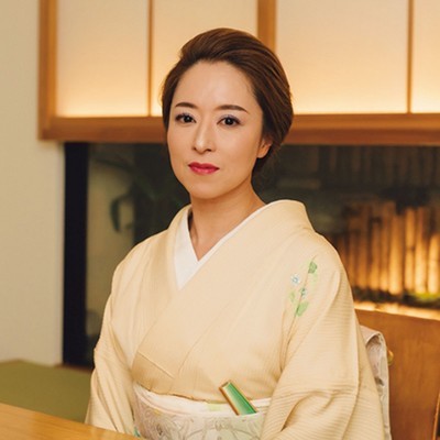  「祇をん 三上」  白石恭子（しらいし・やすこ）