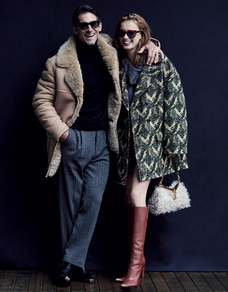 ▲ 男性●コート121万円、ニット11万1100円、パンツ15万5100円、サングラス4万7300円、靴23万6500円/すべてエトロ(エトロ ジャパン) 女性●コート35万7500円、ニット23万7600円、ピアス7万1500円、バッグ55万円、サングラス4万7300円、スカートとブーツは参考商品/すべてエトロ(エトロ ジャパン)