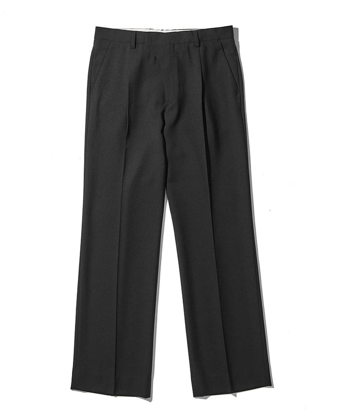 パンツ¥39,600/バラード(買えるLEON)