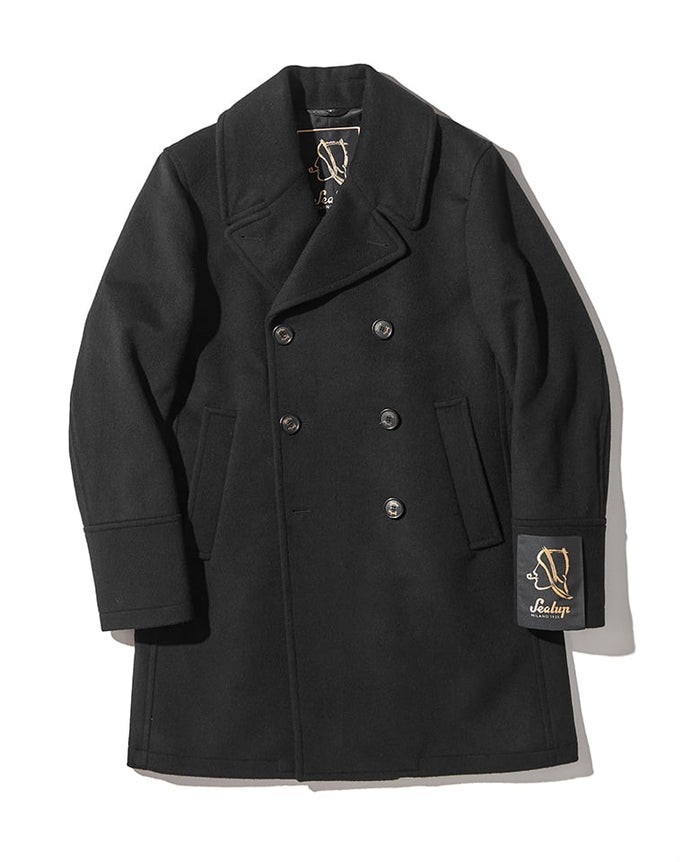 コート¥203,500/シーラップ(買えるLEON)