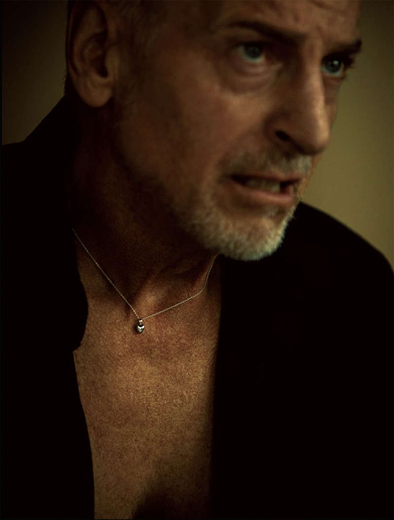 ▲ ネックレス［18Kグレーゴールド］22万2200円／サンローラン（サンローラン クライアントサービス）