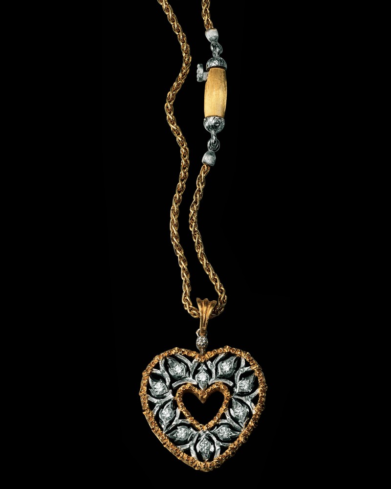 ▲ ペンダント［18KYG×18KWG×ダイヤモンド］154万円／ブチェラッティ