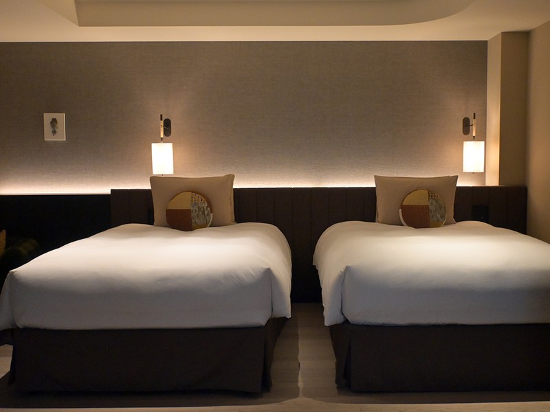 おこもり感のある、眠りにつきやすいベッドルーム。