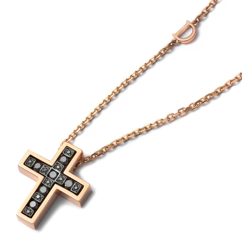 ネックレス102万3000円/ダミアーニ(ダミアーニ 銀座タワー)