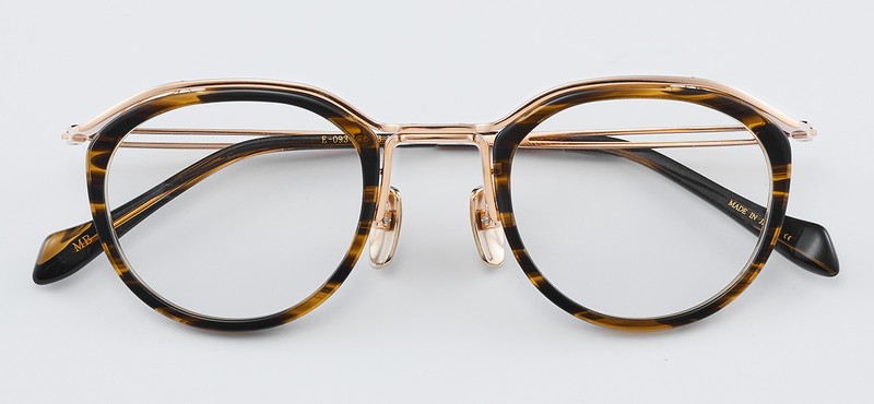 メガネ7万4800円/トレミーフォーティエイト