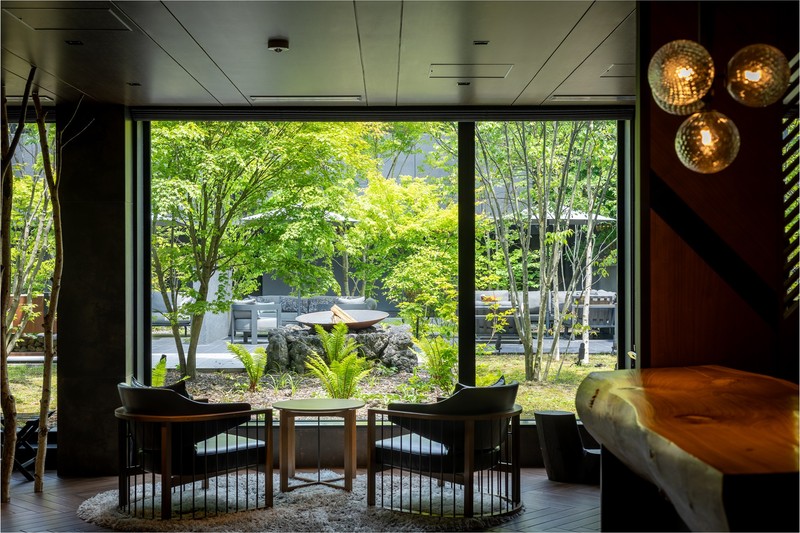 旧軽井沢にある「静養の森」。敷地内も軽井沢の森のよう。