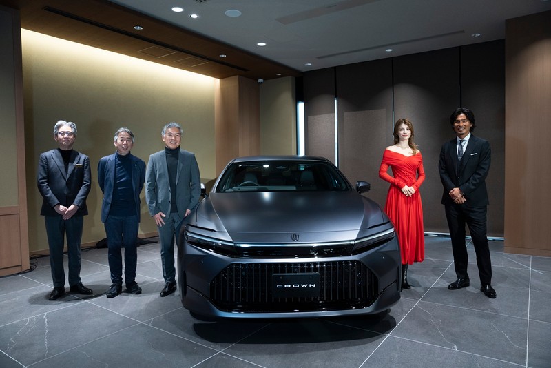 toyota トヨタ CROWN クラウン WebLEON
